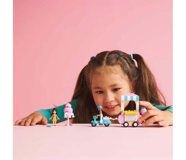 LEGO Friends 42643 Stoisko z watą cukrową i skuter - 1284264 - zdjęcie 12